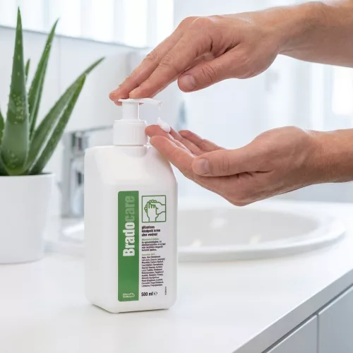 Bradocare kézápoló krém 500 ml glicerines pumpás aloe vera